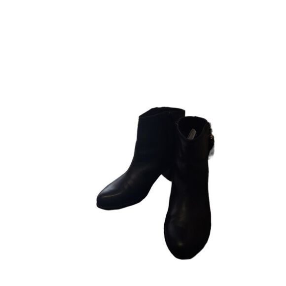 Isaac Mizrahi Julian Leather Ankle Boots - Picture 3 of 8